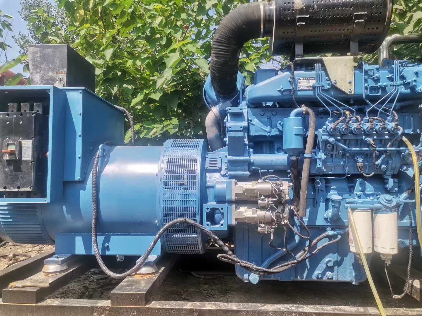下陆详细说明降低 800kW 柴油发电机输出电流波动的方法