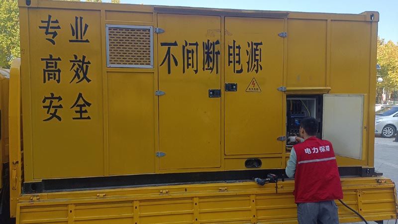 下陆柴油发电机组和UPS电源配合使用时，如何避免切换过程中的电力中断？